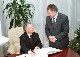 Przewodniczcy Jozef Migas i marszaek Longin Pstusiak