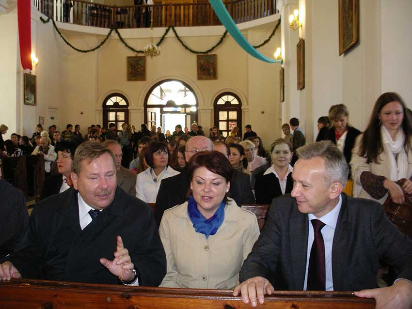 Goście - konsul J.Książek, Przewodnicząca ZPB A. Borys, senator S. Gogacz